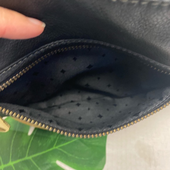 Fossil Pebbled Leather Crossbody bag - Picture 7 of 12